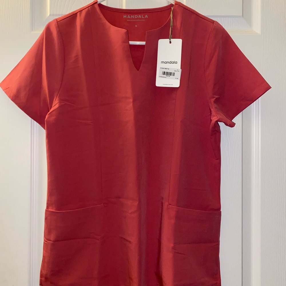Mandala Jaipur Pink scrub top size small!